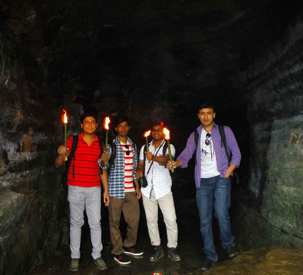খাগড়াছড়ির আলু-টিলার গুহায় আমরা চার জন